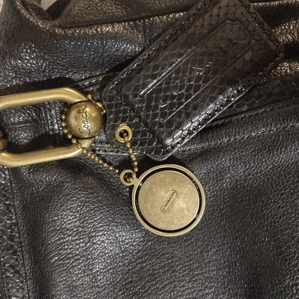 Real coach purse!! - Picture 3 of 16